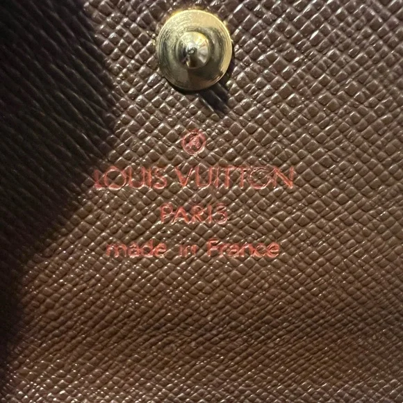 Authentic Vintage Louis Vuitton Damier Elise Wallet